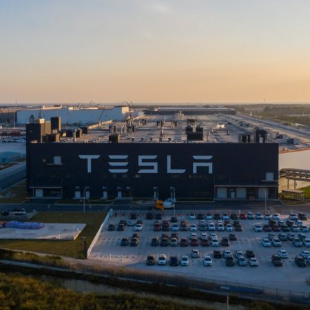 Gigafactory de Shanghai Tesla Elon Musk